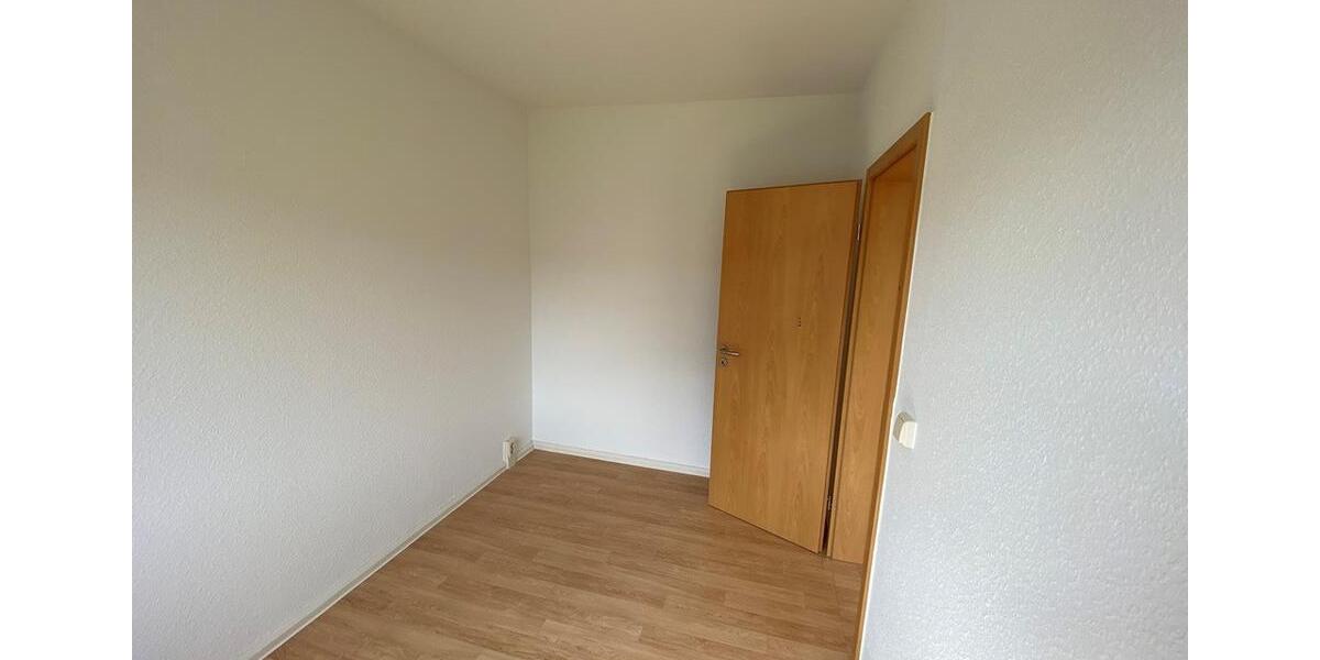 Etagenwohnung Suhl - 4 Zimmer, 65 m&sup2;, 400&euro; | Angebot:26383681