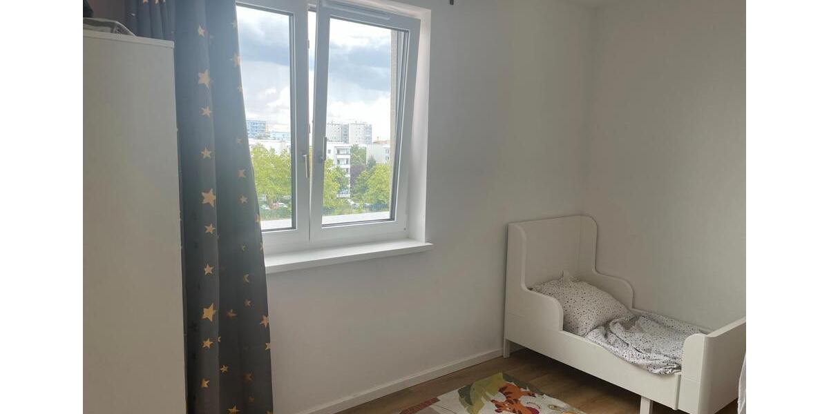 Etagenwohnung Berlin Hellersdorf - 4 Zimmer, 85 m&sup2;, 1.700&euro; | Angebot:26042702