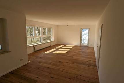 Wohnung zum Mieten in Oberottmarshausen 1.400 € 135 m² 5 zimmer