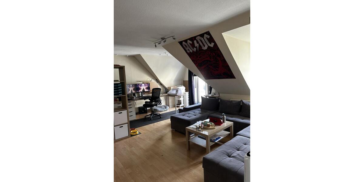 Dachgeschoßwohnung Flensburg - 4 Zimmer, 98 m&sup2;, 940&euro; | Angebot:21946304