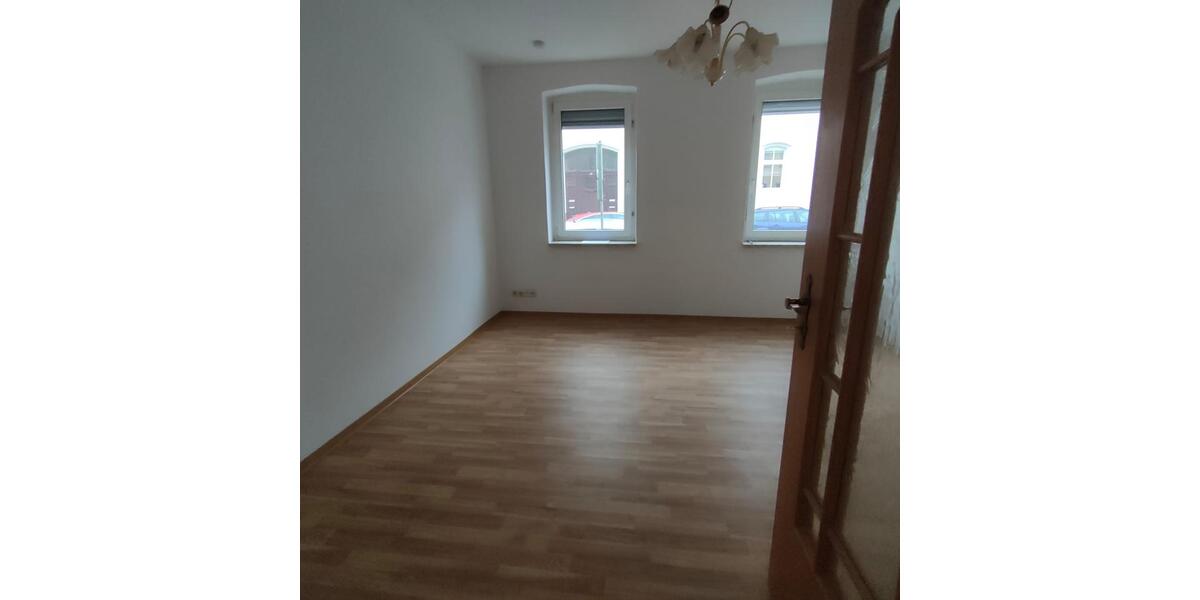Erdgeschoßwohnung Apolda - 2 Zimmer, 66 m&sup2;, 480&euro; | Angebot:26056116