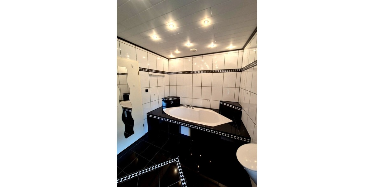 Gepflegte, großzügige 2-Etagen-Wohnung mit Kamin & Carport zu vermieten – wohnen wie im eigenen Haus - Maisonettenwohnung Gonbach Rheinland-Pfalz | Angebot:24409001