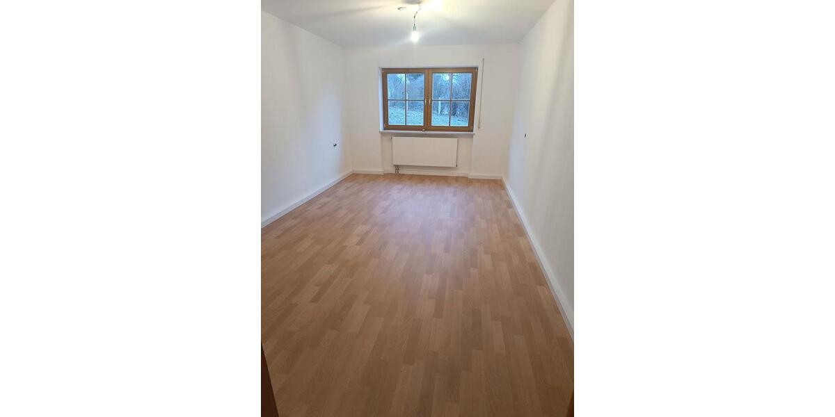 Etagenwohnung Altusried - 3 Zimmer, 93 m&sup2;, 965&euro; | Angebot:25978854