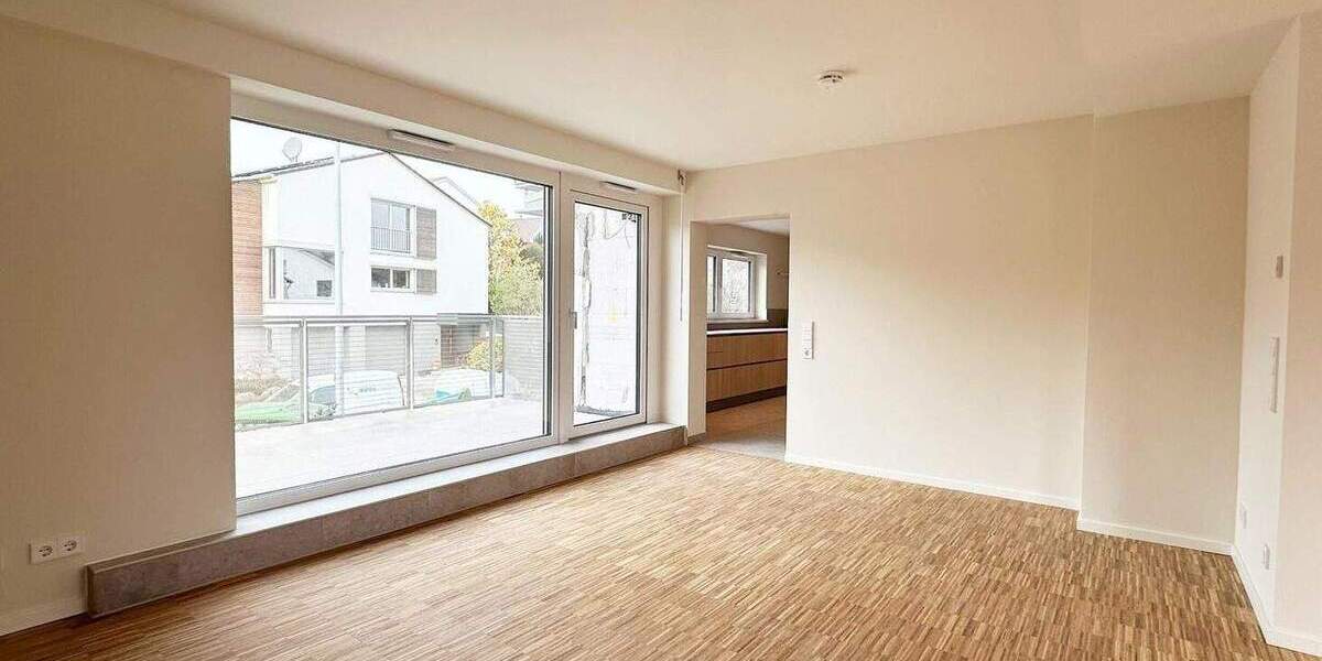 Einfamilienhaus Esslingen am Neckar Sulzgries - 6 Zimmer, 260 m&sup2;, 3.420&euro; | Angebot:24876305