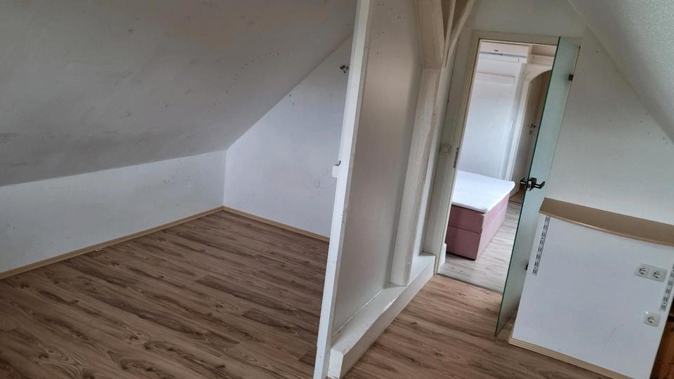 Dachgeschoßwohnung Nidda - 3 Zimmer, 60 m&sup2;, 480&euro; | Angebot:26277013
