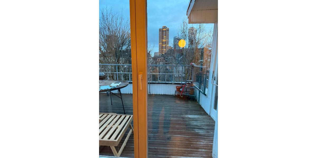 Dachgeschoßwohnung Frankfurt am Main Bockenheim - 3.5 Zimmer, 100 m&sup2;, 1.900&euro; | Angebot:25055628