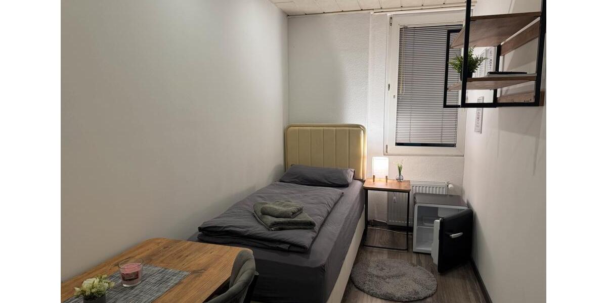 Wohnen auf Zeit Gelsenkirchen Gelsenkirchen-Nord - 15 Zimmer, 300 m&sup2;, 15&euro; | Angebot:24833442