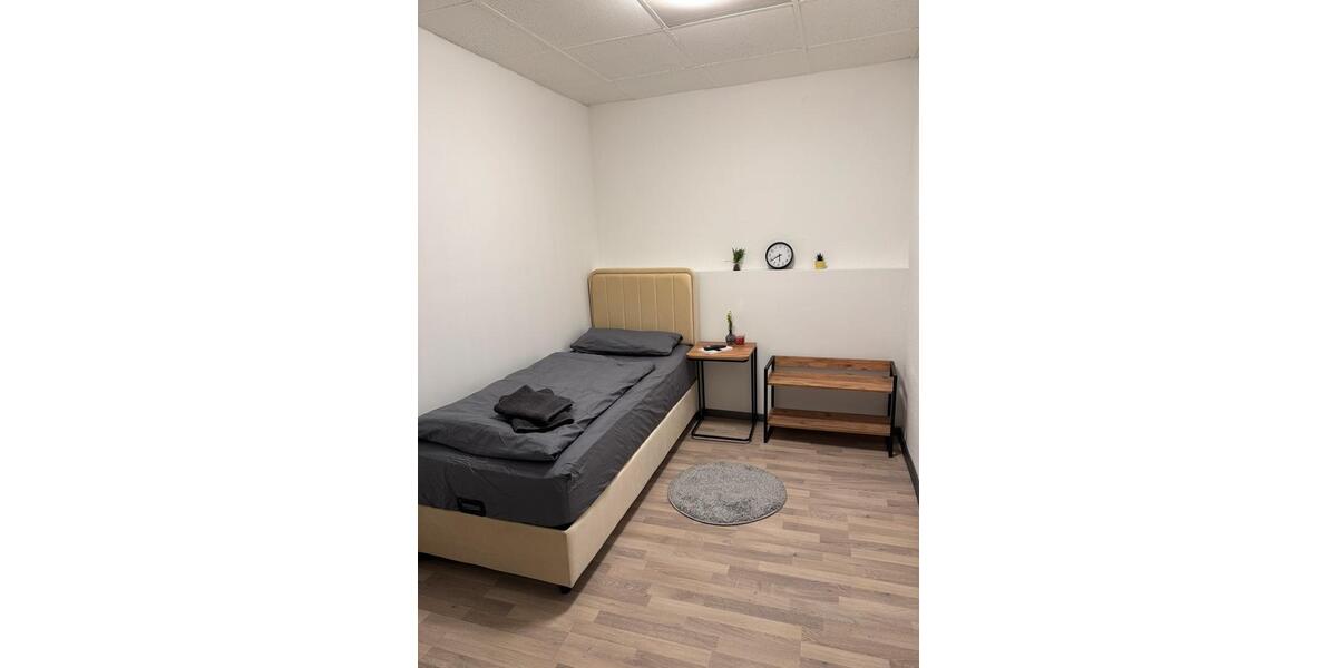 Wohnen auf Zeit Gelsenkirchen Gelsenkirchen-Nord - 15 Zimmer, 300 m&sup2;, 20&euro; | Angebot:24833442