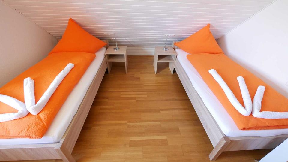 Etagenwohnung Ochsenhausen - 7 Zimmer, 130 m&sup2;, 1.450&euro; | Angebot:25851453