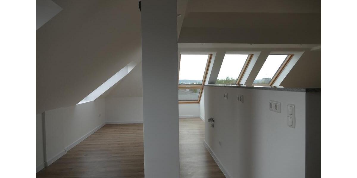 Dachgeschoßwohnung Dresden Cotta - 4 Zimmer, 120 m&sup2;, 1.500&euro; | Angebot:21638900