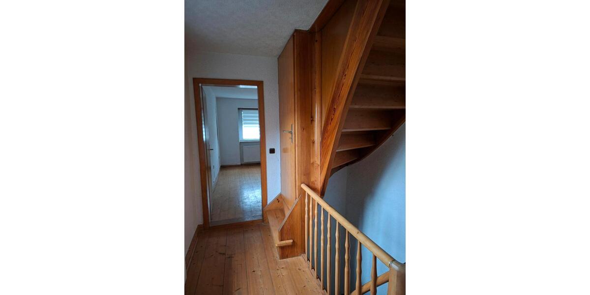 Doppelhaushälfte Buseck - 4 Zimmer, 124 m&sup2;, 1.600&euro; | Angebot:25024998