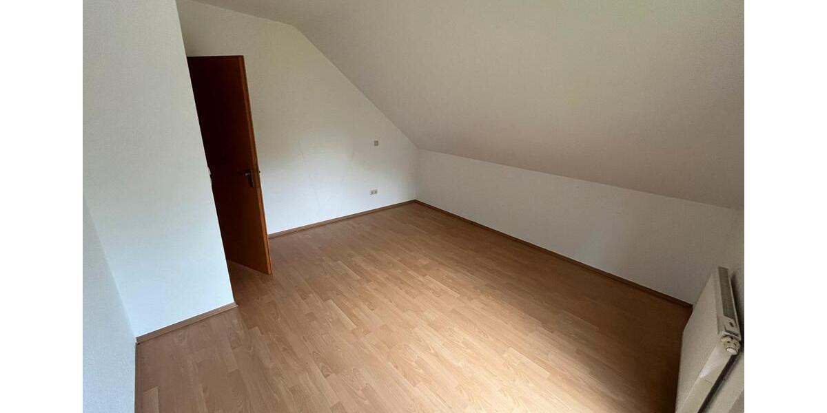Dachgeschoßwohnung Nieste - 3 Zimmer, 62 m&sup2;, 850&euro; | Angebot:26565349
