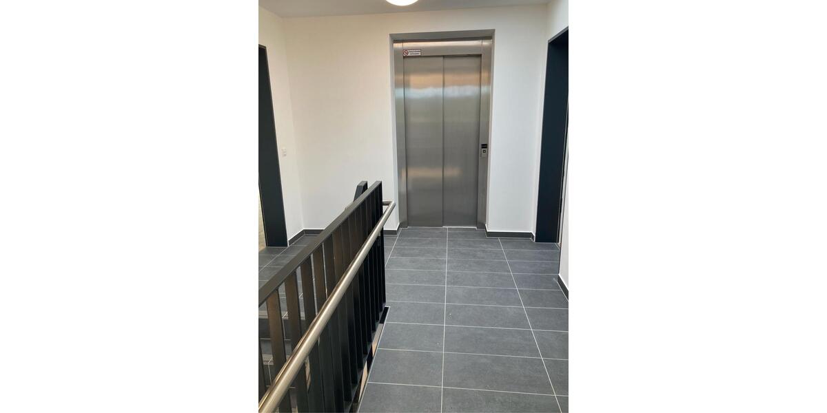 Neubau (Erstbezug!) BARRIEREFREI und seniorengerechte moderne 2-Zimmer-Wohnung in Roth mit Loggia, zentral aber im Grünen 2 zimmer