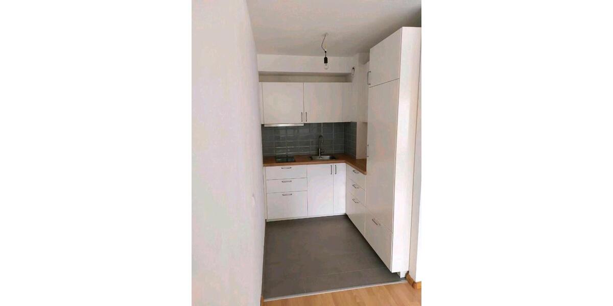 Helle 1-ZBK (31qm) in zentr. Lage inkl. TG-Stellplatz 1 zimmer