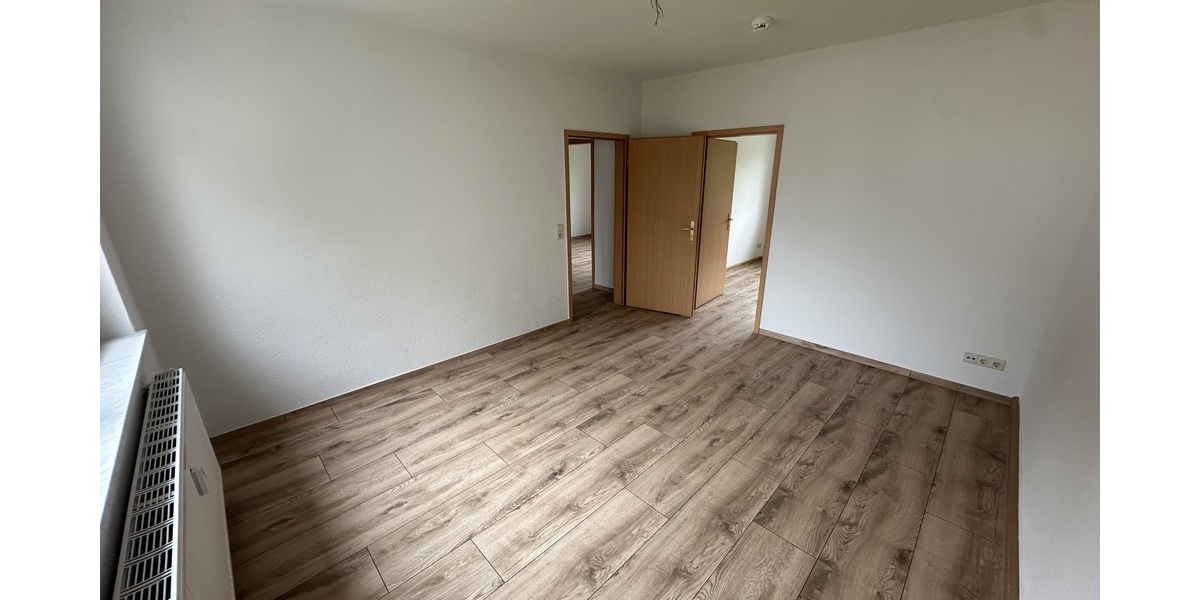 Neuer Fußboden und Wanne + Dusche! 2 Zimmer Wohnung in Langenberg - Etagenwohnung Gera Langenberg | Angebot:27040504