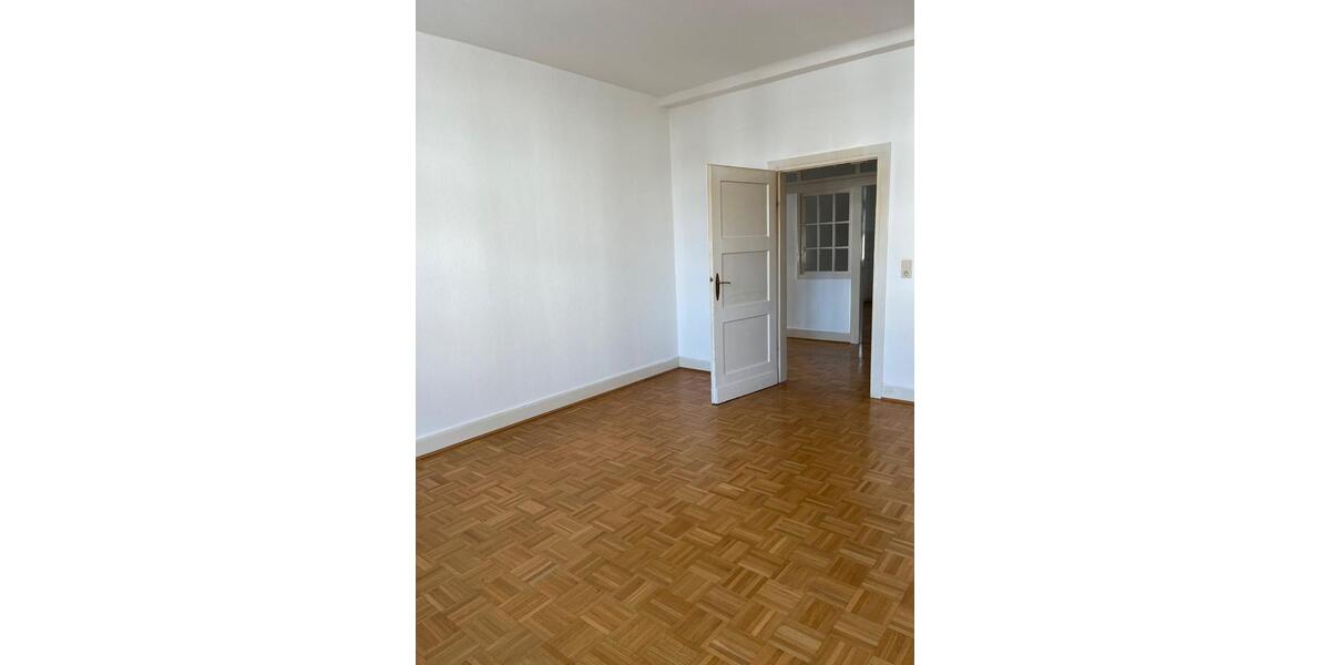 Etagenwohnung Kassel - 3 Zimmer, 134 m&sup2;, 1.250&euro; | Angebot:26647521