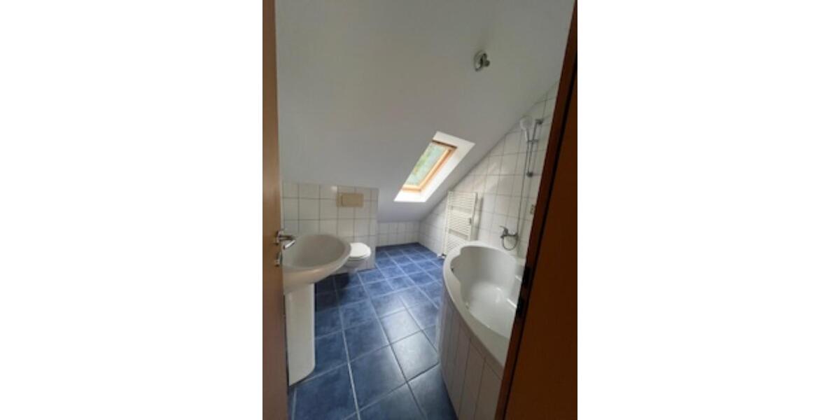 Dachgeschoßwohnung Muldenhammer - 2 Zimmer, 50 m&sup2;, 275&euro; | Angebot:22938332