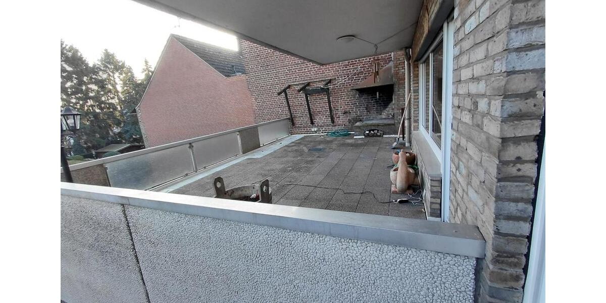 Etagenwohnung Mönchengladbach West - 3 Zimmer, 150 m&sup2;, 1.200&euro; | Angebot:24625176