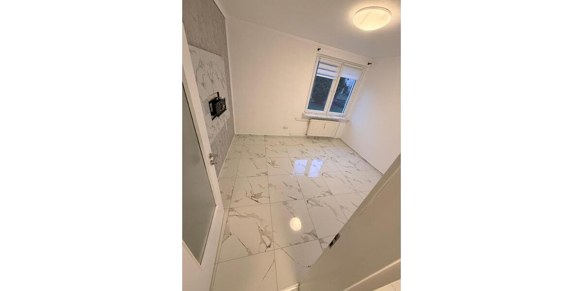 5-Zimmer-Wohnung inkl. Küche, 2 Badezimmer, Terrasse 5 zimmer