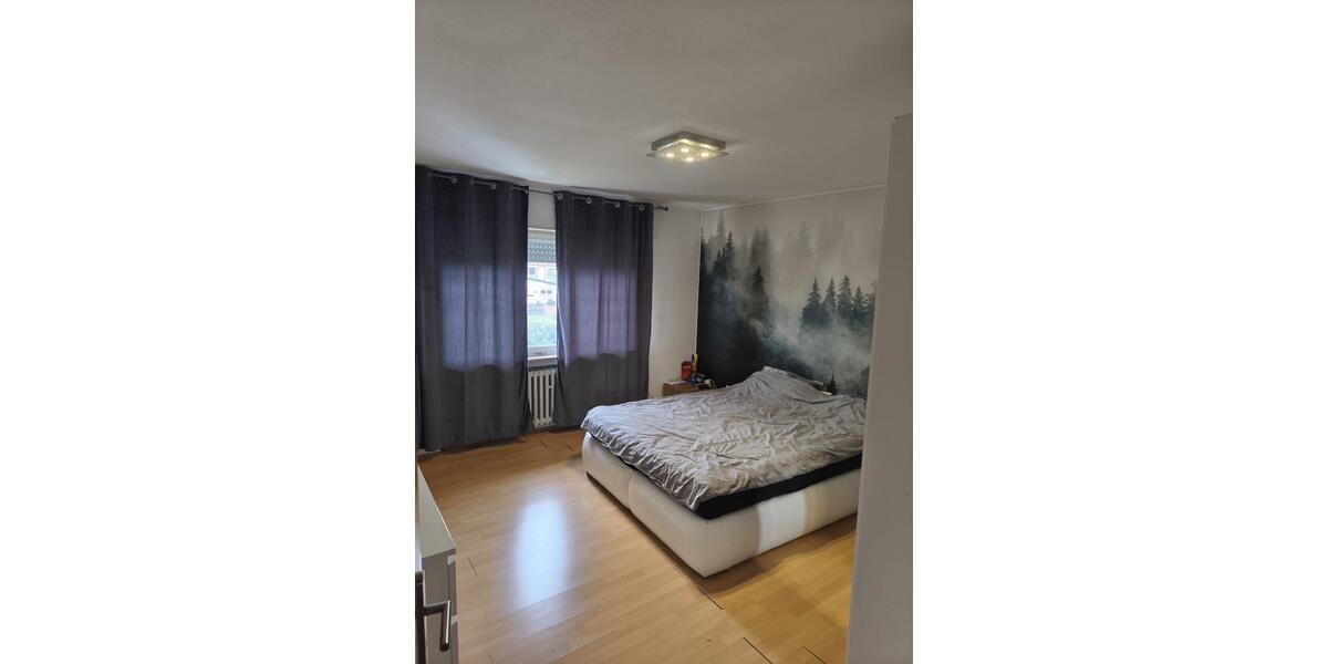 Etagenwohnung Hockenheim - 3 Zimmer, 96 m&sup2;, 1.200&euro; | Angebot:25308127