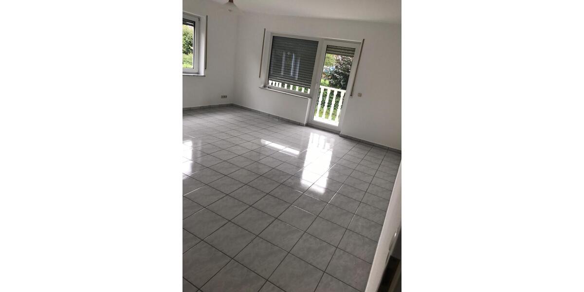 Etagenwohnung Gießen Wieseck - 4 Zimmer, 110 m&sup2;, 1.400&euro; | Angebot:26550213