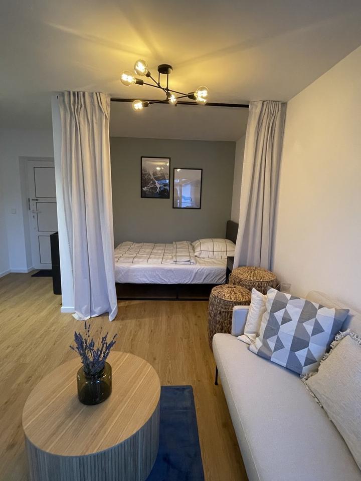 Möblierte 1-Zi. Whg. mit Stellplatz, Einbauküche und Balkon in Reutlinge 1 zimmer