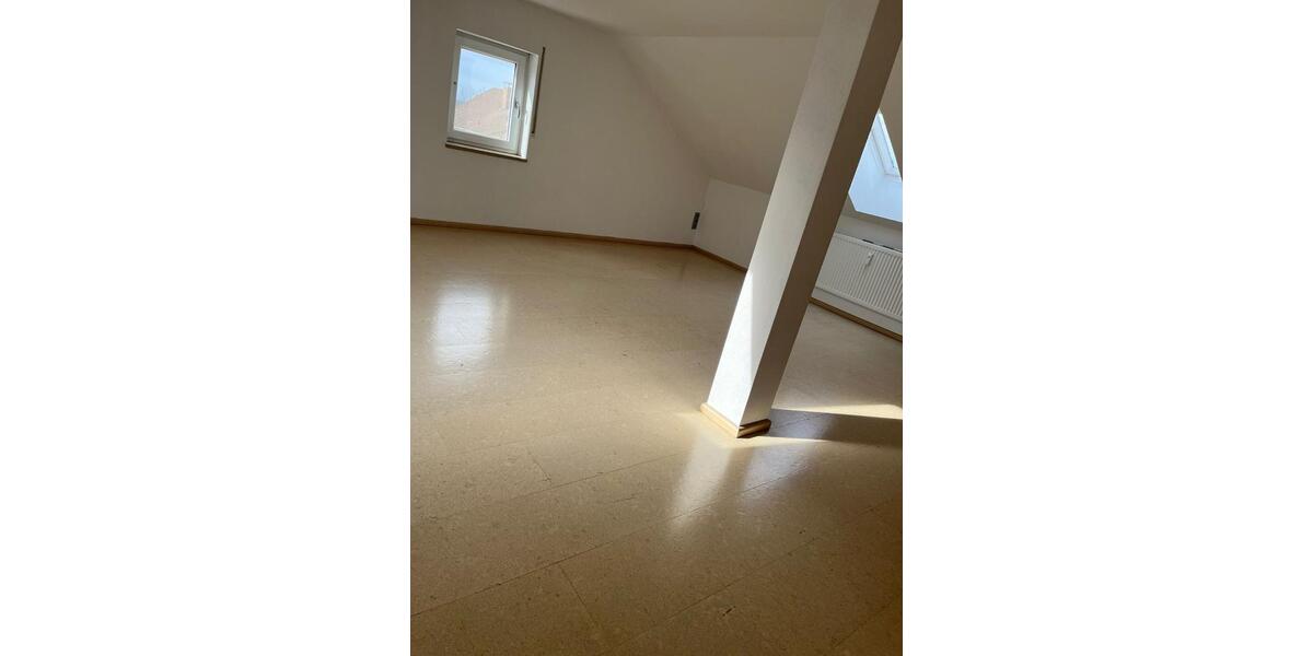 Dachgeschoßwohnung Pyrbaum - 2 Zimmer, 63 m&sup2;, 570&euro; | Angebot:26394255