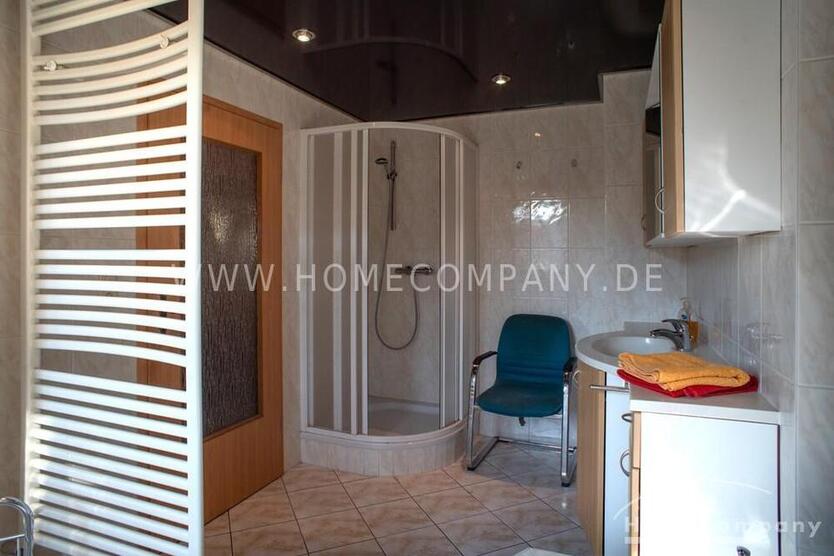 MöbliertFurnished Reihenhaushaus mit Grundstück in Dresden-Niedersedlitz max. 3 Personen