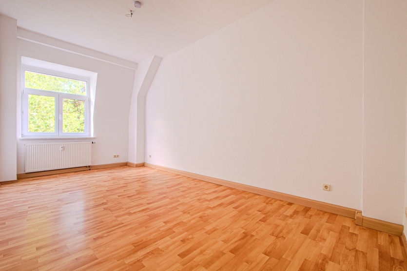 GEMÜTLICHE MAISONETTE – MODERNISIERTES BAD – GEPFLEGTER ZUSTAND 4 zimmer
