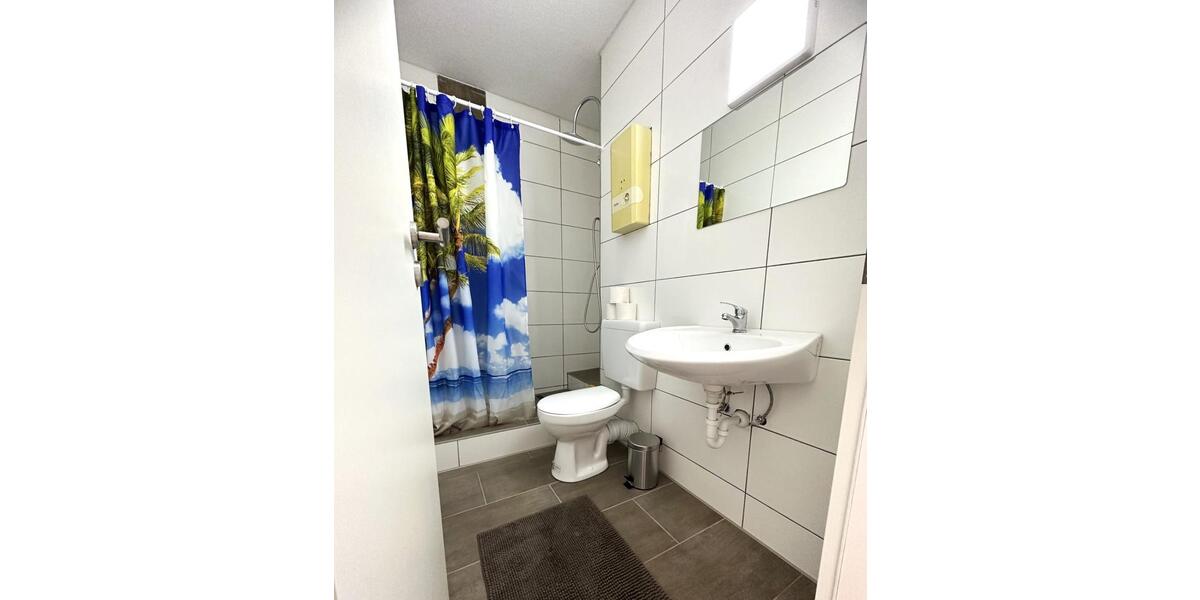 Wohnen auf Zeit Duisburg Rheinhausen - 75 Zimmer, 920 m&sup2;, 15&euro; | Angebot:22263010