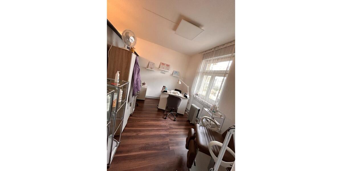 Zimmer in Kosmetikstudio 1 zimmer