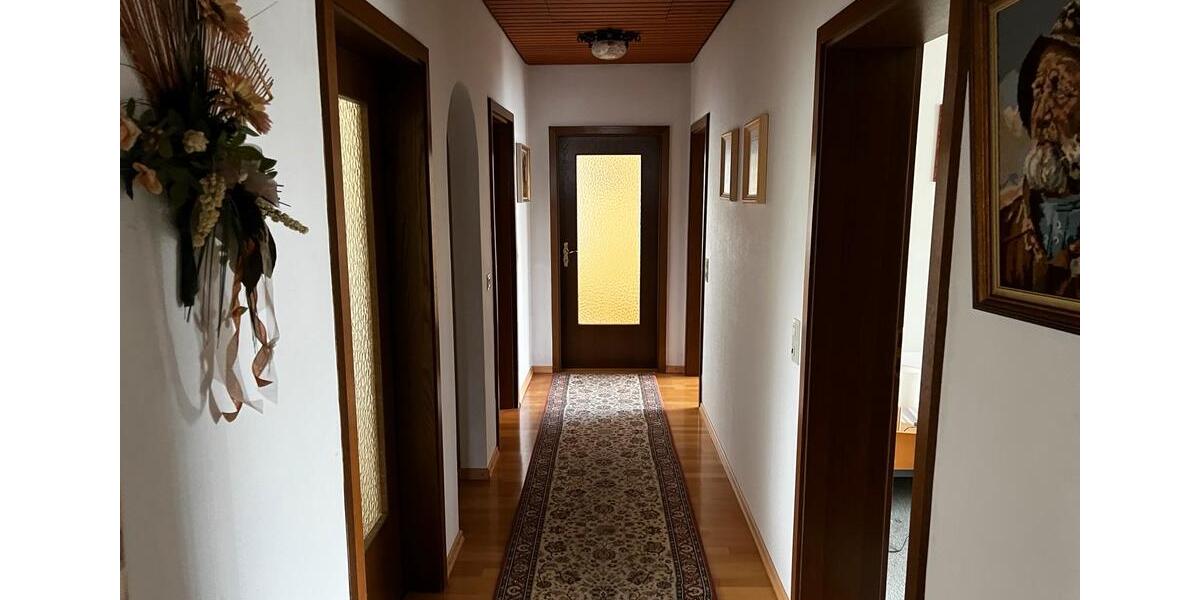 Hochparterre Monheim - 5 Zimmer, 130 m&sup2;, 1.250&euro; | Angebot:24654291