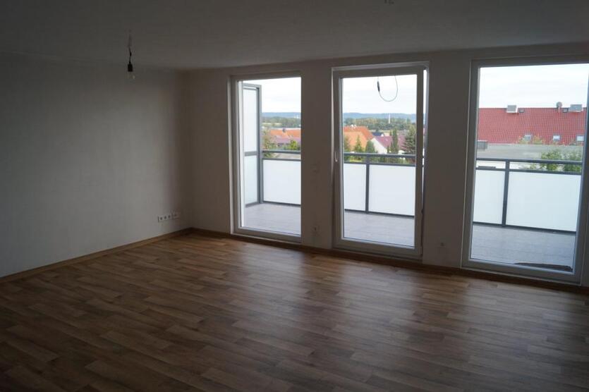 Helle 3-Zimmer-Wohnung mit Balkon und Einbauküche