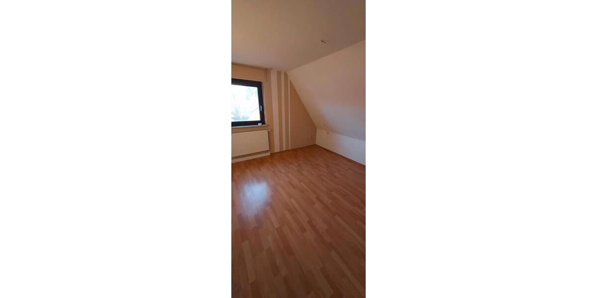 Dachgeschoßwohnung Bürgstadt - 3 Zimmer, 96 m&sup2;, 960&euro; | Angebot:24805279
