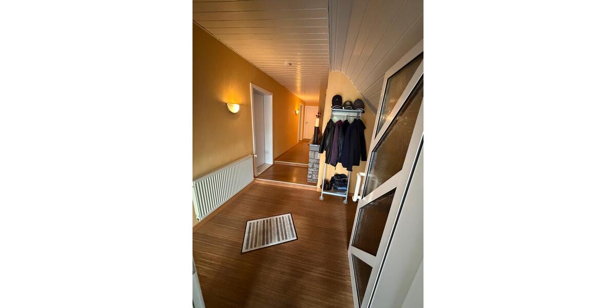 Dachgeschoßwohnung Saarburg - 5 Zimmer, 156 m&sup2;, 1.400&euro; | Angebot:26489746