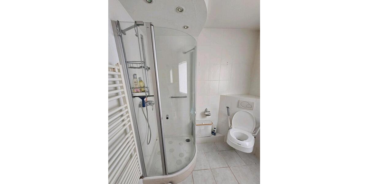 Wohnen auf Zeit Köln Mülheim - 16 Zimmer, 122 m&sup2;, 680&euro; | Angebot:26329575