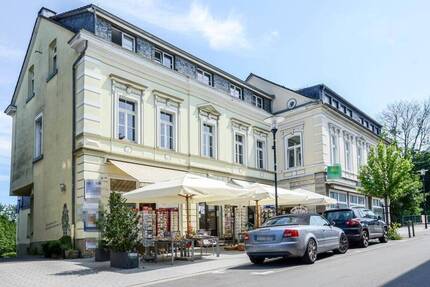 Renovierte 3-Zi.Wohnung in saniertem Altbau * beste Citylage von Burscheid * 2.OG (DG) * ca. 55,3 qm *