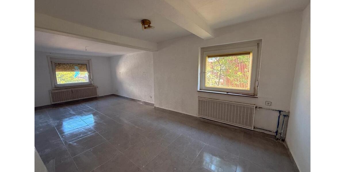 Einfamilienhaus Feldatal - 8 Zimmer, 280 m&sup2;, 1.390&euro; | Angebot:26604948