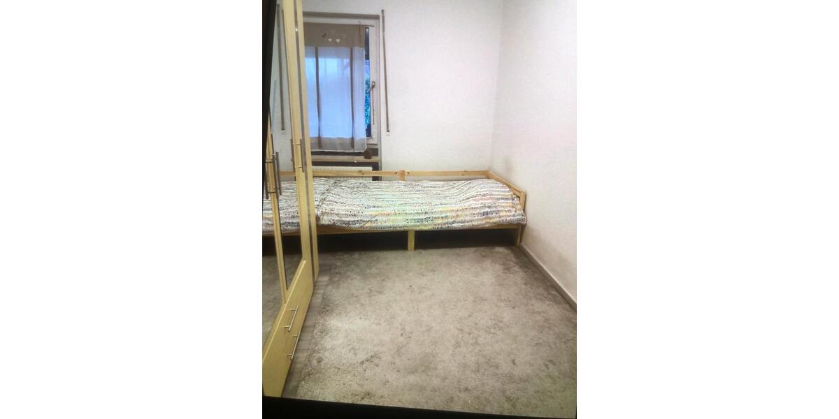 Möbliertes WG‑Zimmer nur weibliche Mieterin 3 zimmer