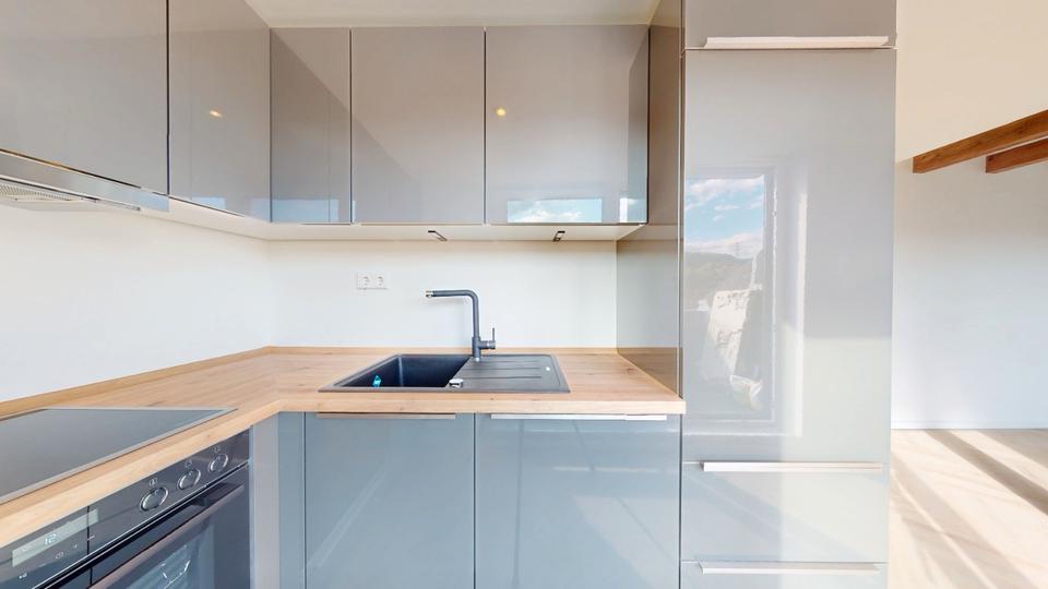 Dachgeschoßwohnung Weinstadt - 2.5 Zimmer, 60 m&sup2;, 1.190&euro; | Angebot:25812886