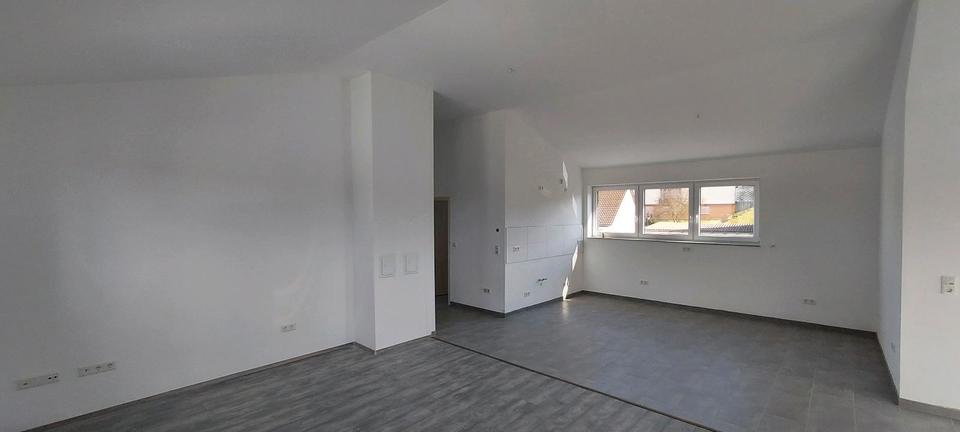 Dachgeschoßwohnung Bad Neustadt an der Saale - 2 Zimmer, 74 m&sup2;, 830&euro; | Angebot:25311277