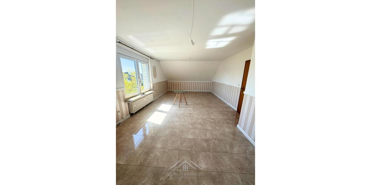 Dachgeschoßwohnung Hessisch Oldendorf - 3 Zimmer, 85 m&sup2;, 800&euro; | Angebot:26591128