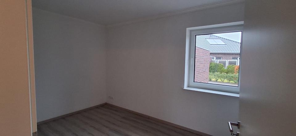 Bungalow Zetel - 3 Zimmer, 100 m&sup2;, 995&euro; | Angebot:25049152