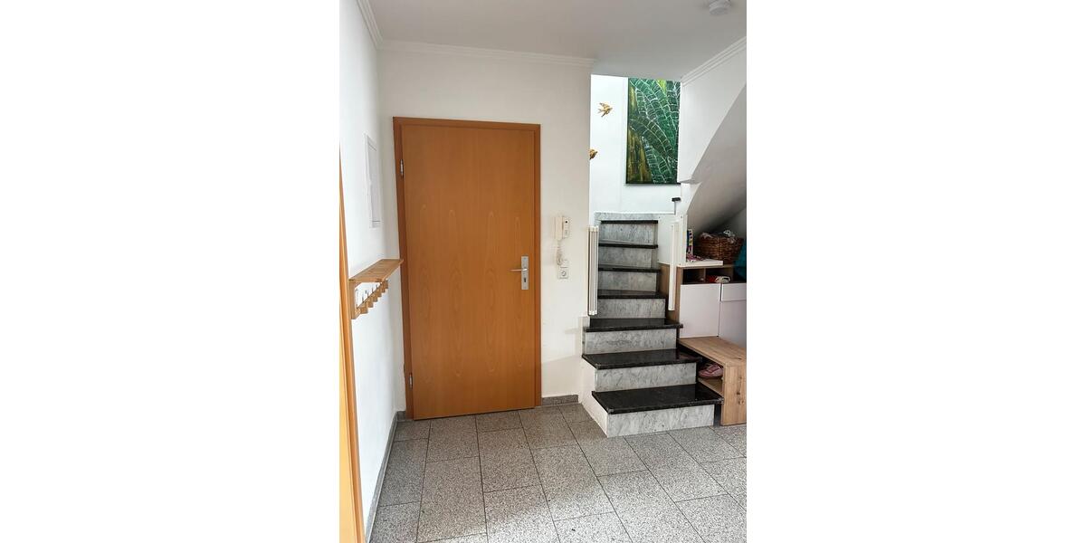 Etagenwohnung Troisdorf Altenrath - 4 Zimmer, 100 m&sup2;, 1.100&euro; | Angebot:26032942