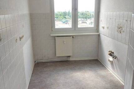 Wohnung Dessau-Roßlau Innenstadt - 2 Zimmer, 48 m&sup2;, 330&euro; | Angebot:25802226