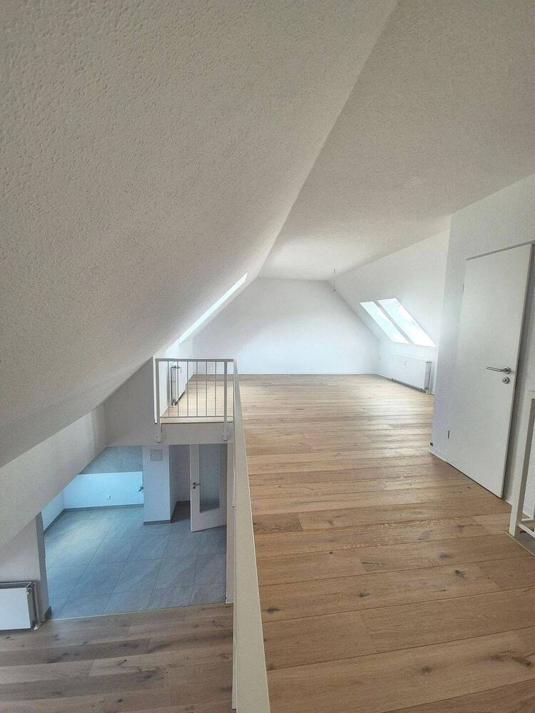 Erstbezug nach Sanierung - Maisonette-Wohnung mit offener Galerie