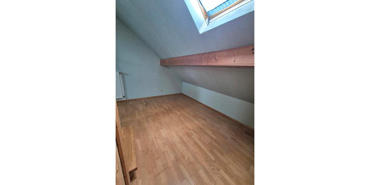 Etagenwohnung Homburg - 4 Zimmer, 85 m&sup2;, 750&euro; | Angebot:25022297