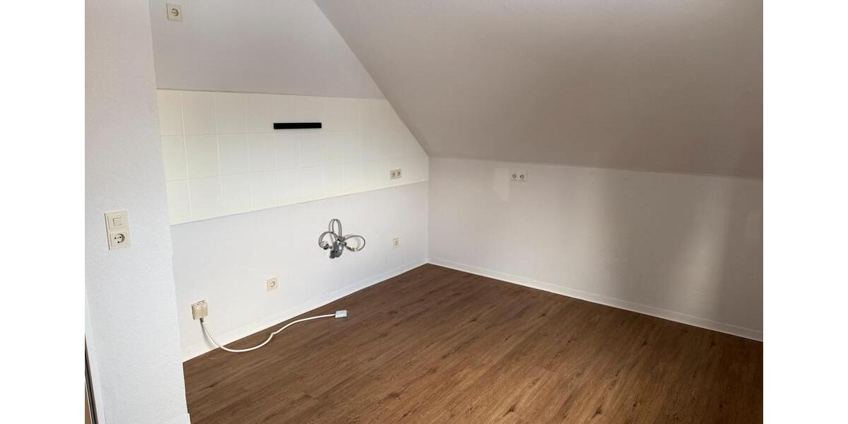 Dachgeschosswohnung zu vermieten 3 zimmer