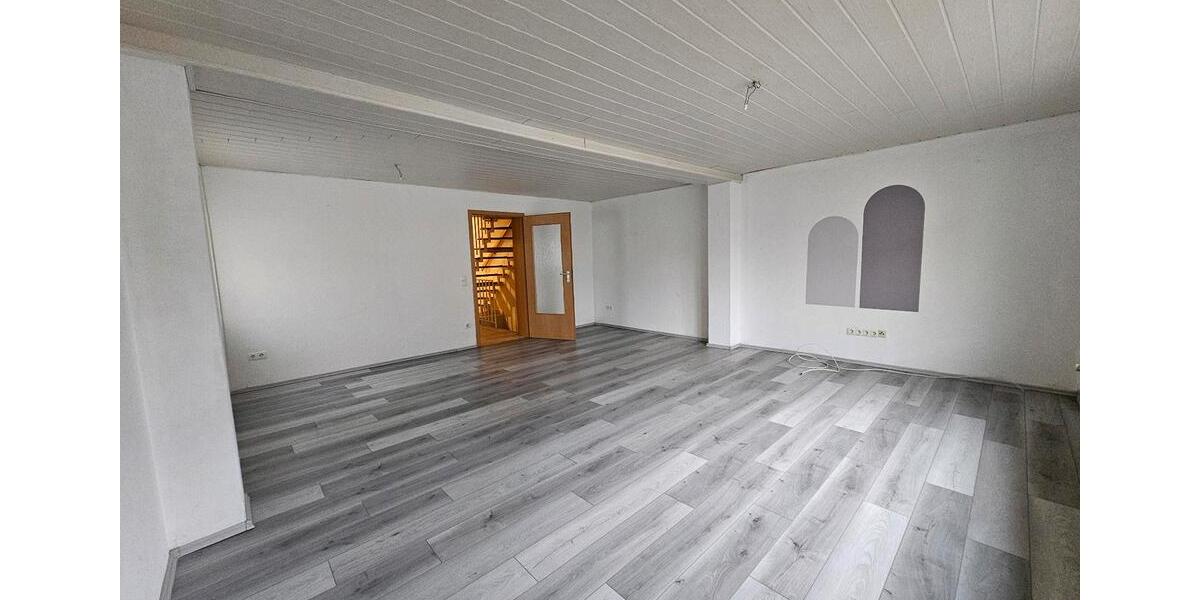 Doppelhaushälfte Frankenthal (Pfalz) - 4 Zimmer, 150 m&sup2;, 1.500&euro; | Angebot:26323073
