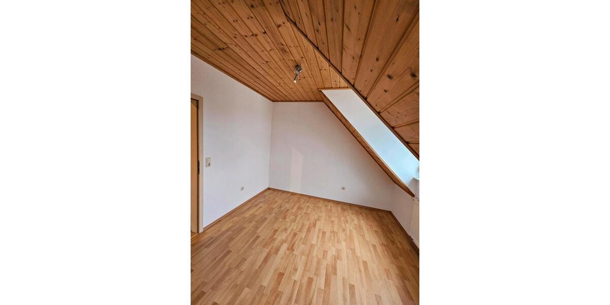 Etagenwohnung Grettstadt - 3.5 Zimmer, 95 m&sup2;, 1.000&euro; | Angebot:26648200